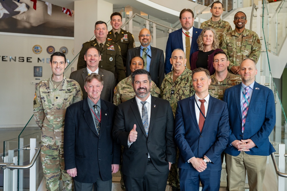 Assistant to the Secretary of Defense for Public Affairs and Chief Pentagon Spokesman Sean Parnell Visits Defense Media Activity