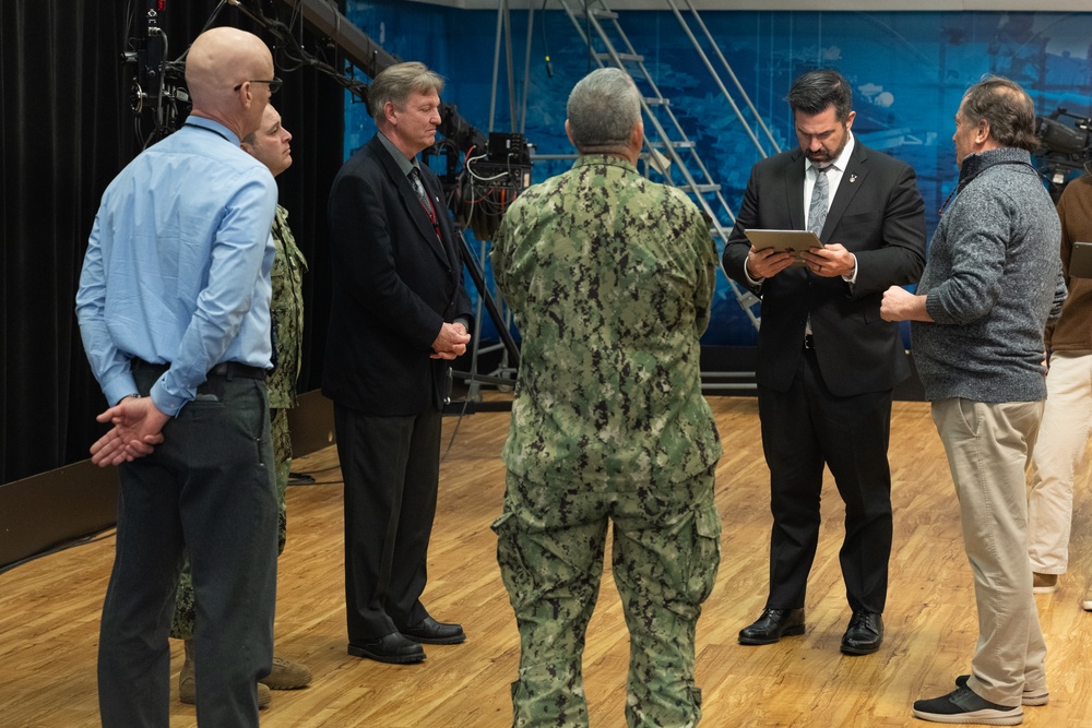 Assistant to the Secretary of Defense for Public Affairs and Chief Pentagon Spokesman Sean Parnell Visits Defense Media Activity