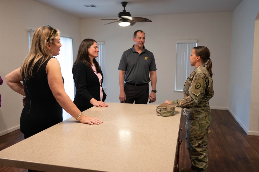 Army Leader Assesses Hawaii Infrastructure, Housing in 2-Day Visit