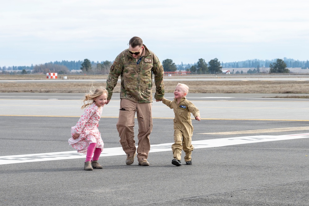 Fairchild AFB welcomes deployed Airmen home