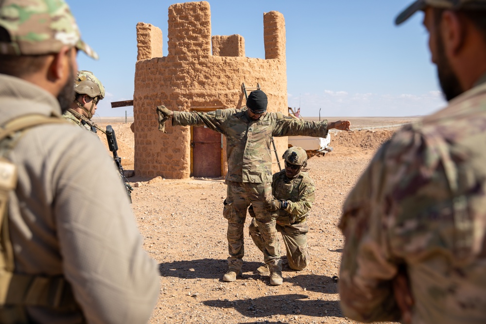 Coalition Forces Teach Personnel Search Procedures to Syrian Free Army in Deconfliction Zone