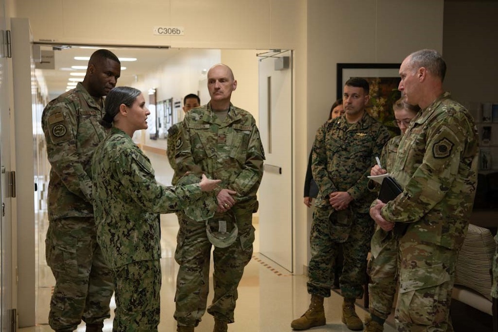 U.S Forces Japan and Fifth Air Force commander visits MCAS Iwakuni