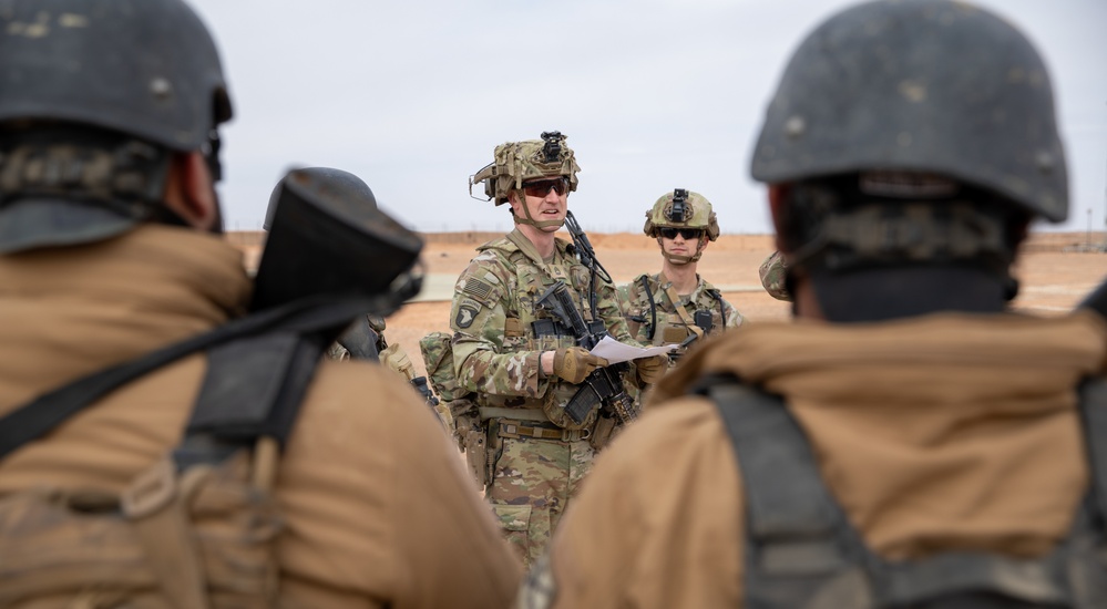 Coalition Forces and Syrian Free Army Conduct Air Assault Training at Al-Tanf Garrison