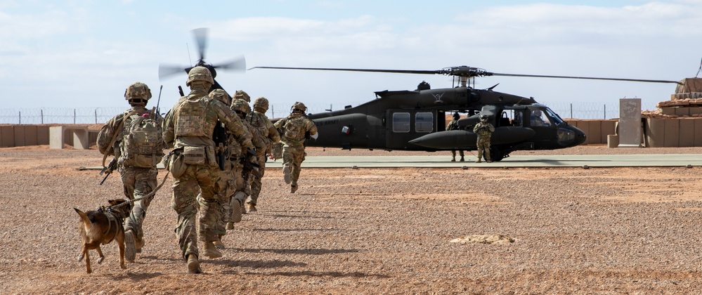 Coalition Forces and Syrian Free Army Sharpen Skills in Air Assault Training at Al-Tanf Garrison