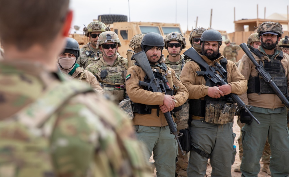 Syrian Free Army and Coalition Forces Receive Briefing for Air Assault Training at Al-Tanf Garrison