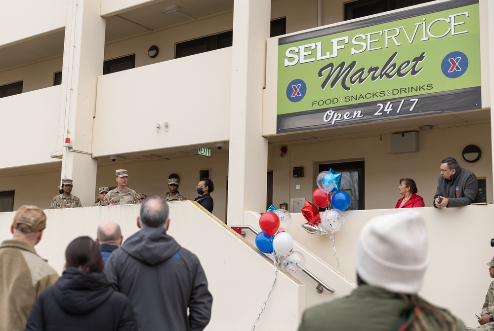 Grand opening of the Sembach Kaserne 24/7 self service mini market