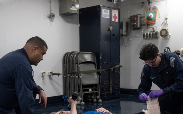 WAVY 10 Visits USS Kearsarge