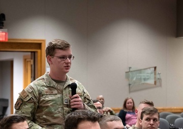 General Officer panel offers ROTC cadets service insights, mentorship