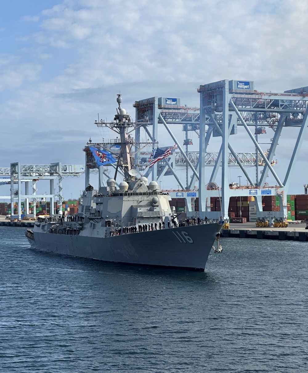 DVIDS - Images - USS Thomas Hudner Moors In Boston