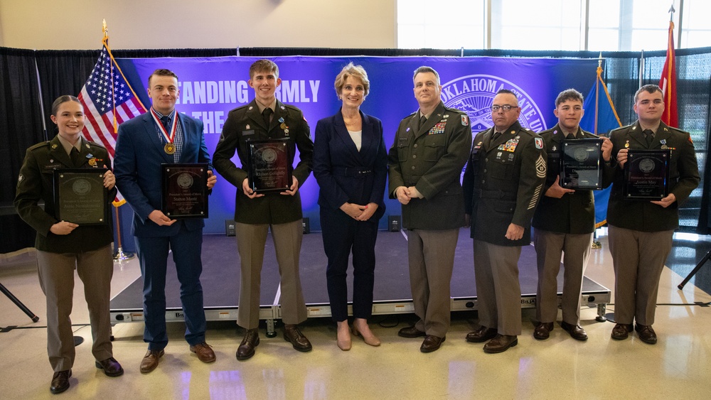 SWOSU GOLD Soldiers and student honored for saving fellow student’s life