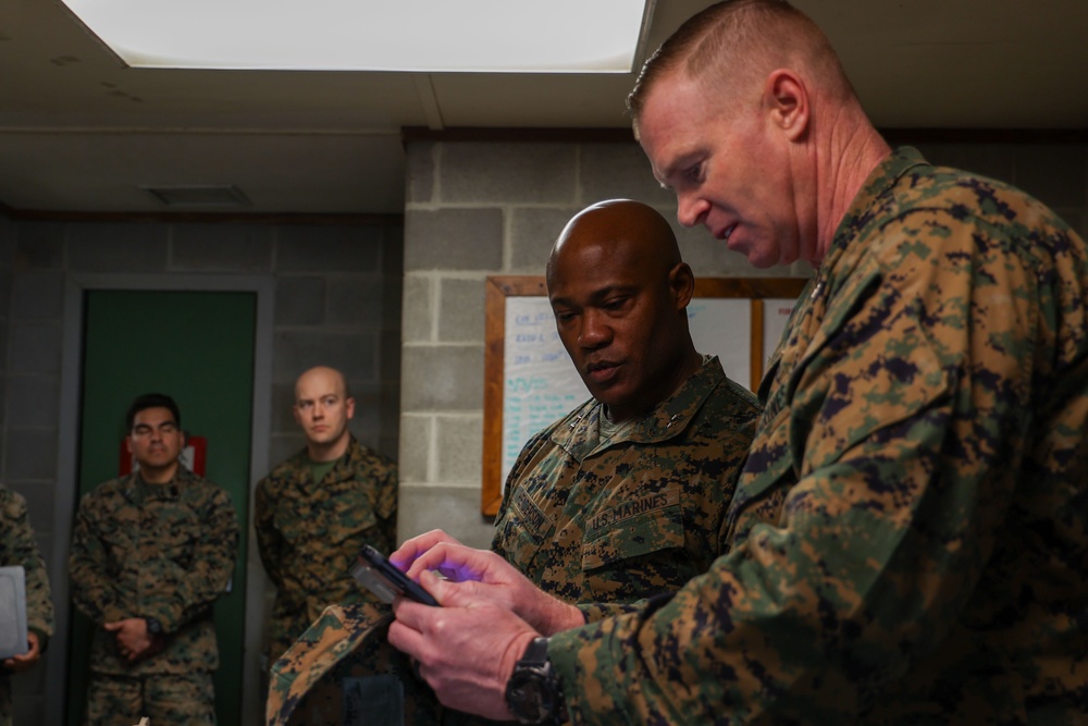 Maj. Gen. Anthony Henderson visits 22nd MEU during RUT