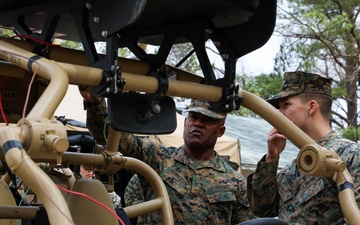 Maj. Gen. Anthony Henderson visits 22nd MEU during RUT