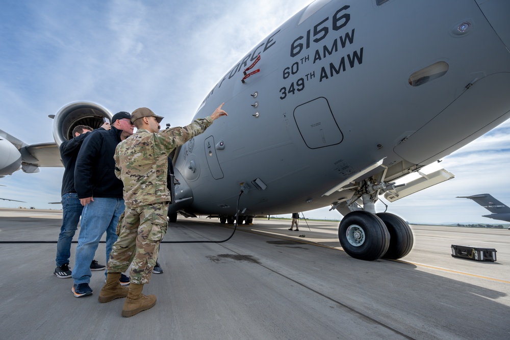 Travis Air Force Base expands aircraft maintenance training with virtual reality