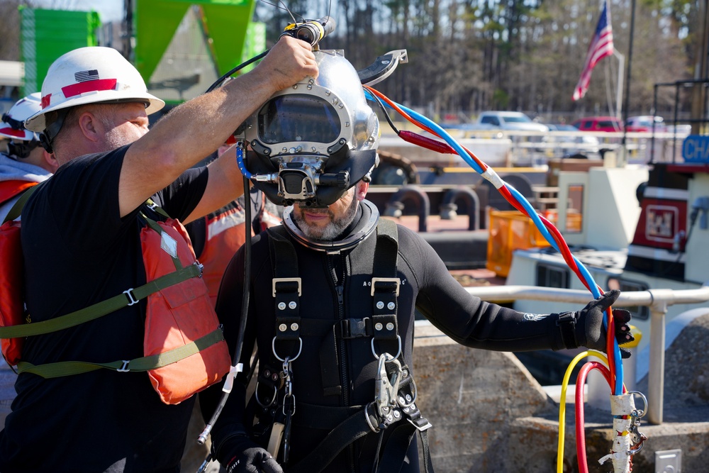 Ongoing maintenance at Cheatham Lock aims to improve navigation safety