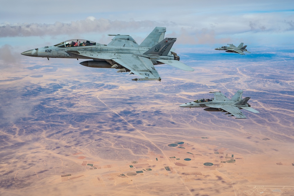 Hive mind: Navy Super Hornets fly in formation over USCENTCOM AOR