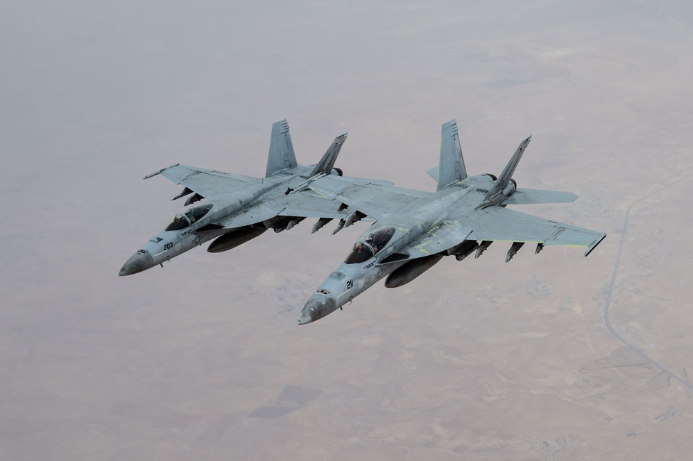 Hive mind: Navy Super Hornets fly in formation over USCENTCOM AOR