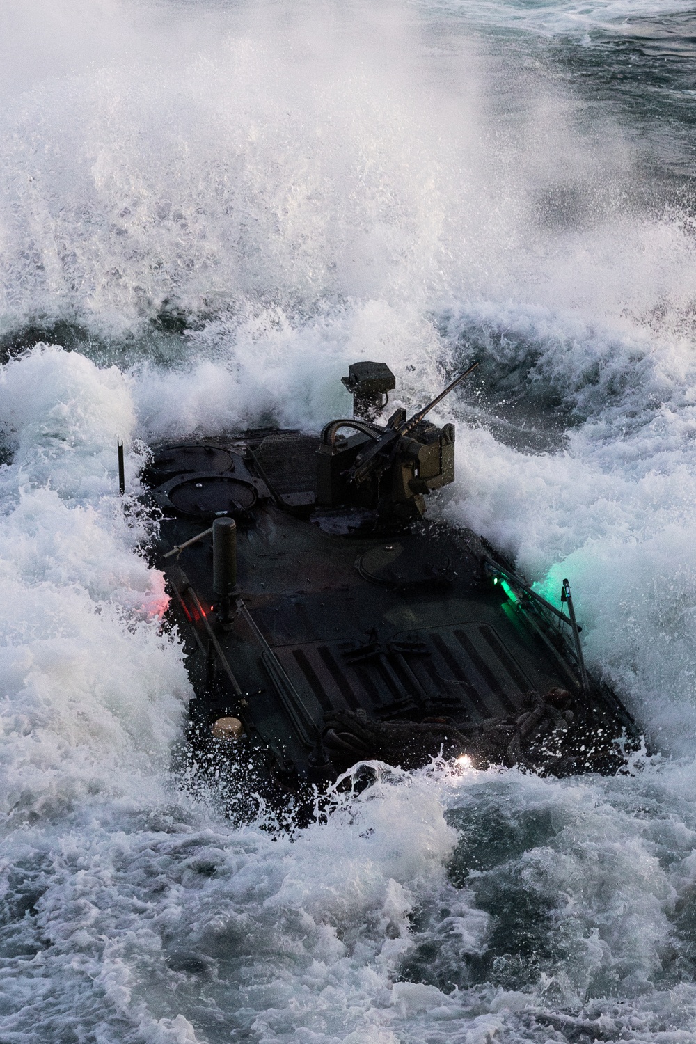 QUART 25.2: ACV night open ocean launch drills from USS Somerset (LPD 25)