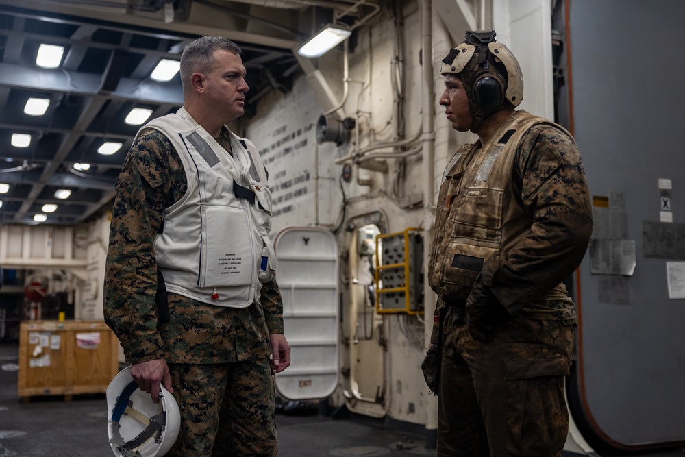 QUART 25.2: ACV night open ocean launch drills from USS Somerset (LPD 25)