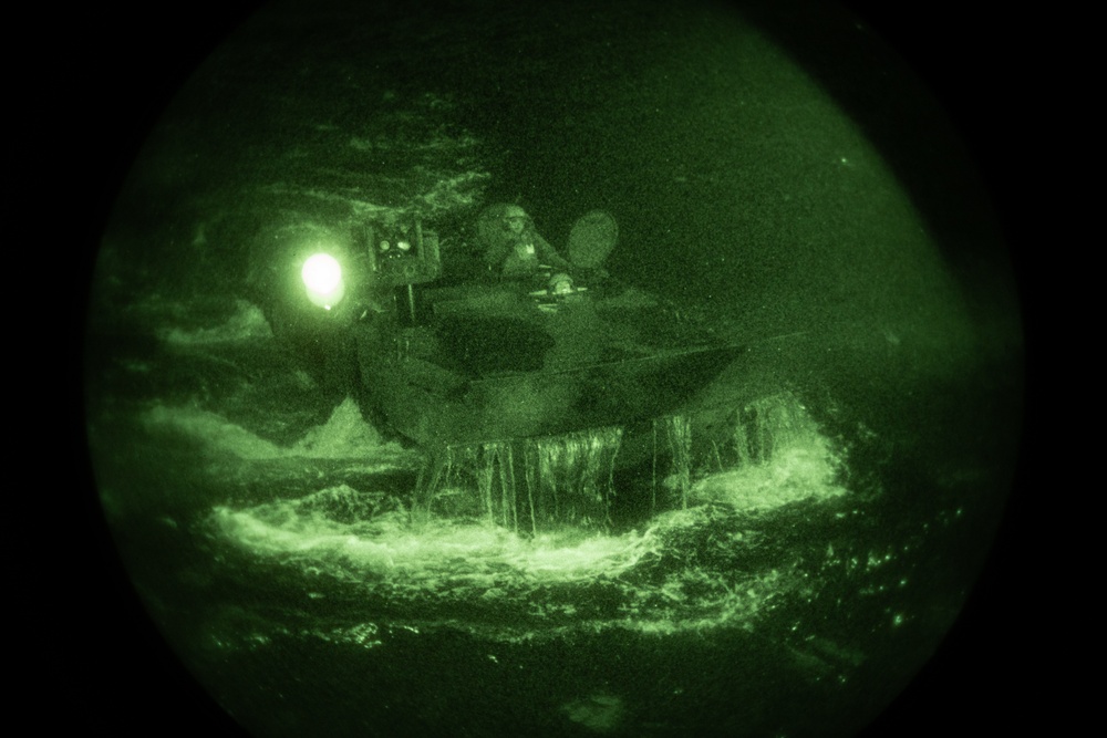 QUART 25.2: ACV night open ocean launch drills from USS Somerset (LPD 25)