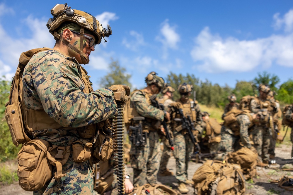 Students at SOI-W Participate in the Advanced Infantry Marine Course   