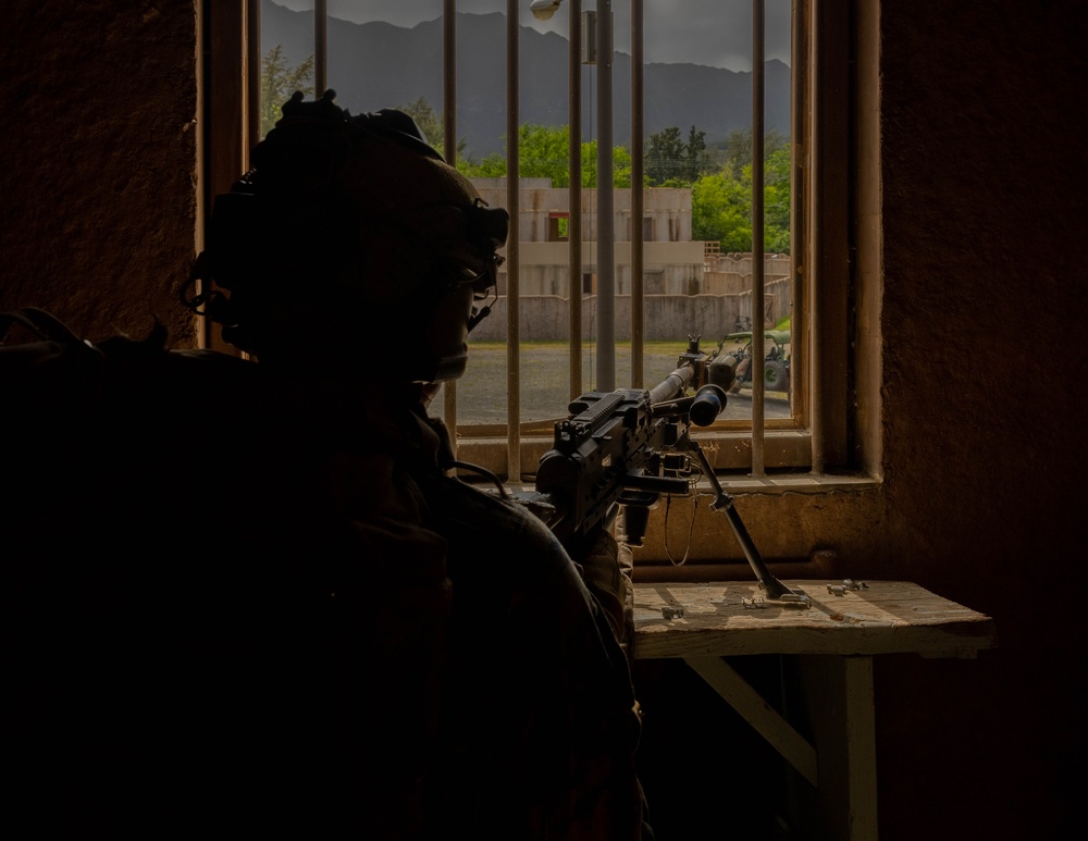 Students at SOI-W Participate in the Advanced Infantry Marine Course   