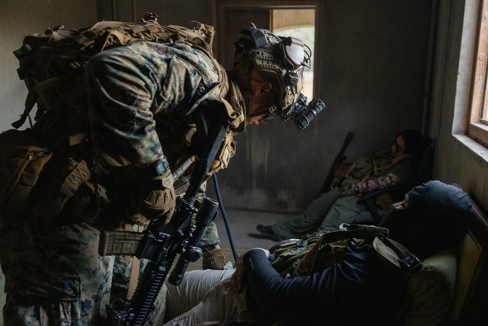 Students at SOI-W Participate in the Advanced Infantry Marine Course