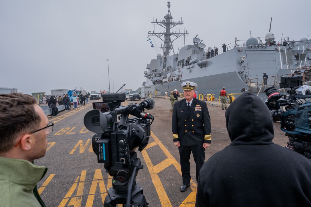 USS Truxtun (DDG 103) Departs Naval Station Norfolk