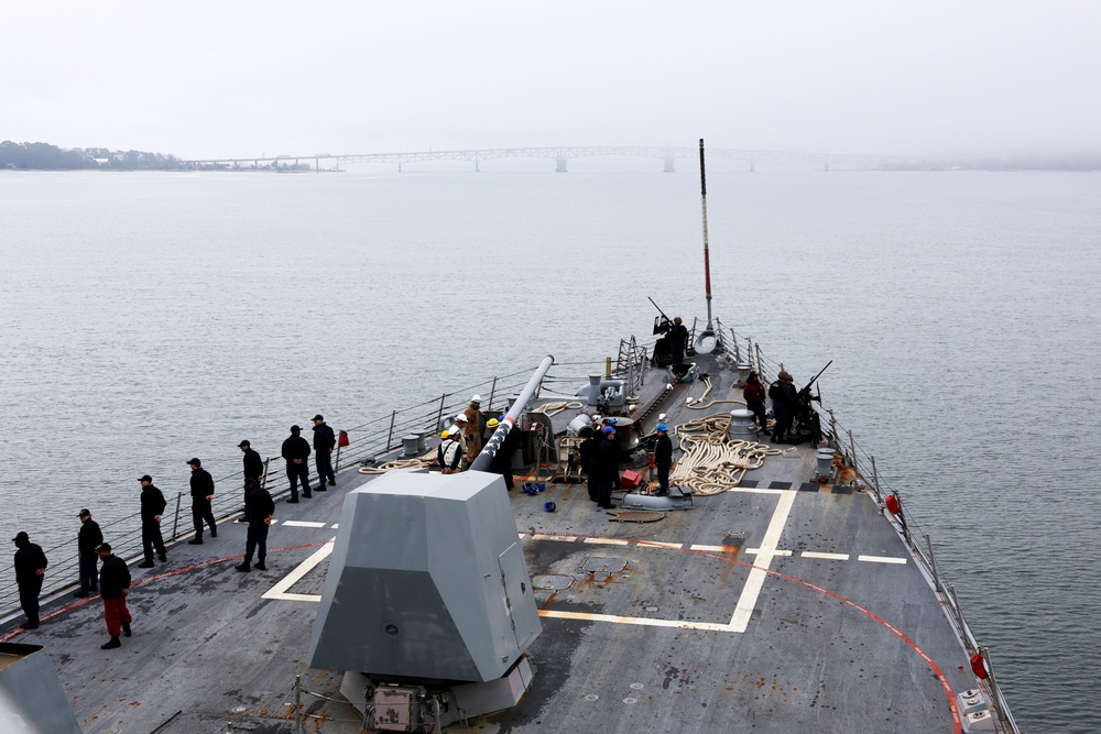 USS Gravely deploys in support of U.S. Northern Command