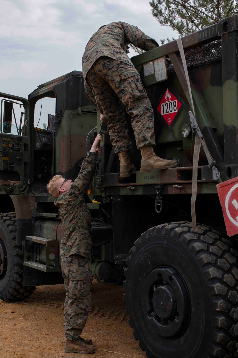 U.S. Marines arrive at Hiroshima Prefecture for aviation support training