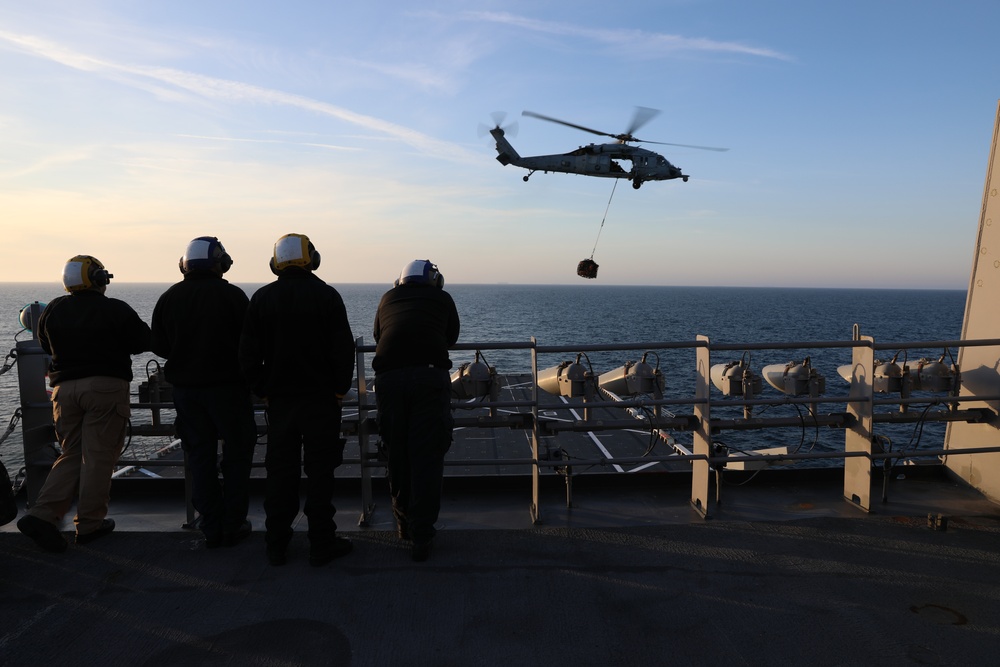 USS Fort Lauderdale Conducts Advanced Phase Training At Sea