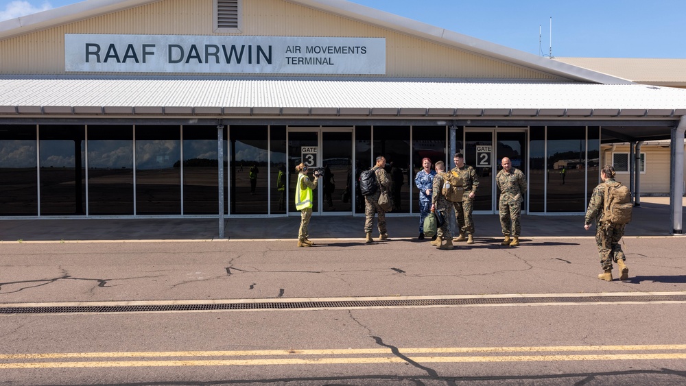 U.S. Marines, Sailors with MRF-D 25.3 arrive to Northern Territory, Australia