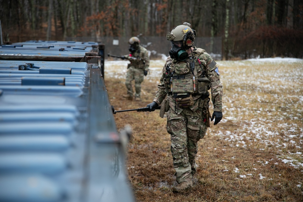 Nuclear Disablement Team and 10 SFG CBRN Cross Train in Maryland