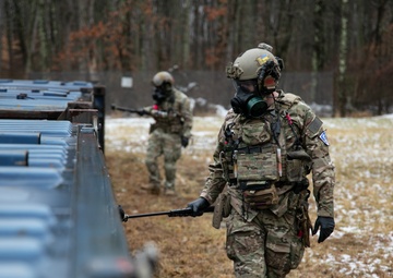 Nuclear Disablement Team and 10 SFG CBRN Cross Train in Maryland