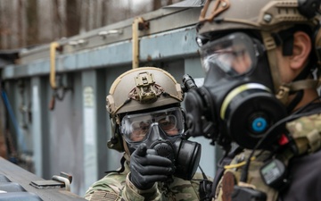 Nuclear Disablement Team and 10 SFG CBRN Cross Train in Maryland