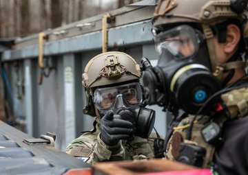 Nuclear Disablement Team and 10 SFG CBRN Cross Train in Maryland