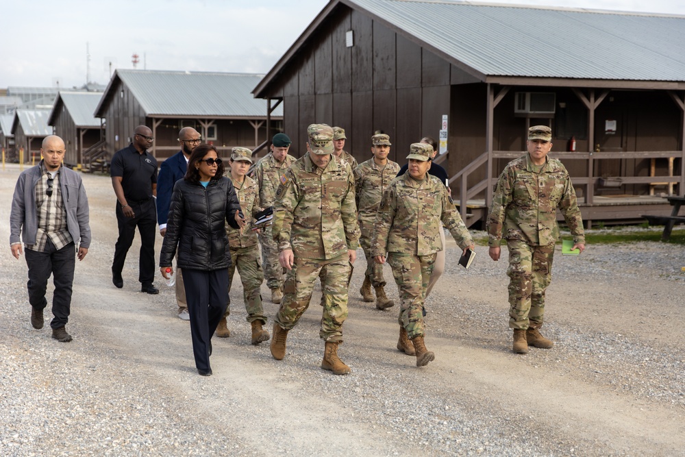 General Christopher Donahue Visits KFOR Regional Command East