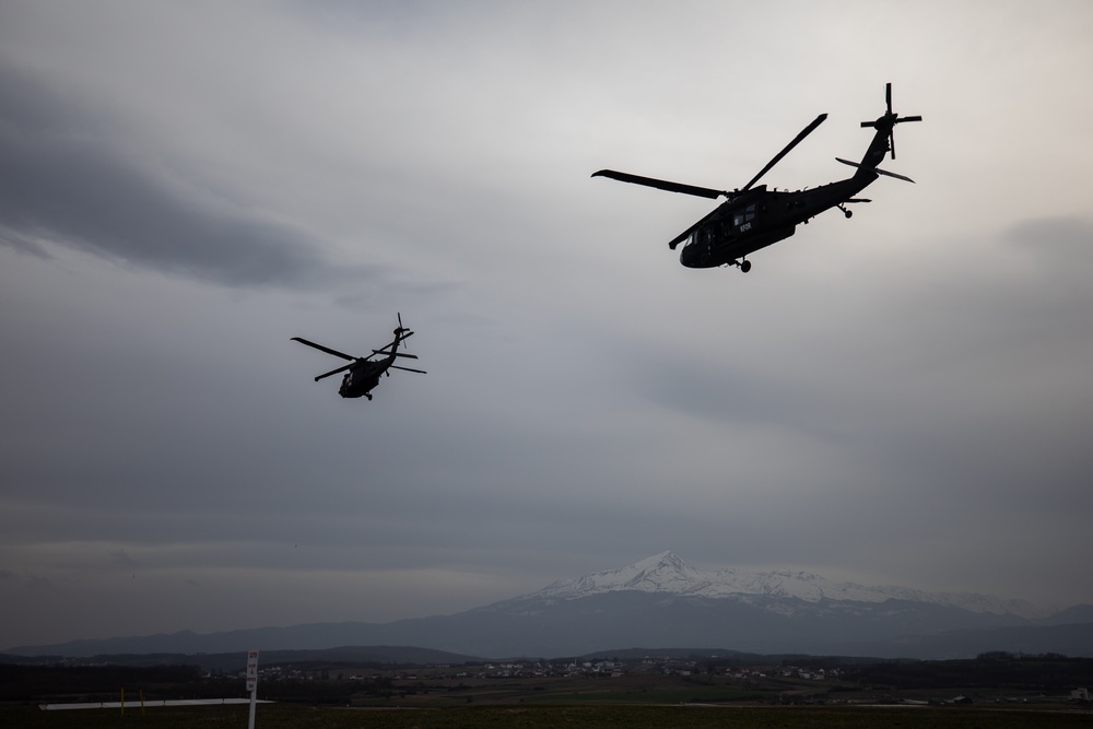 General Christopher Donahue Visits KFOR Regional Command East