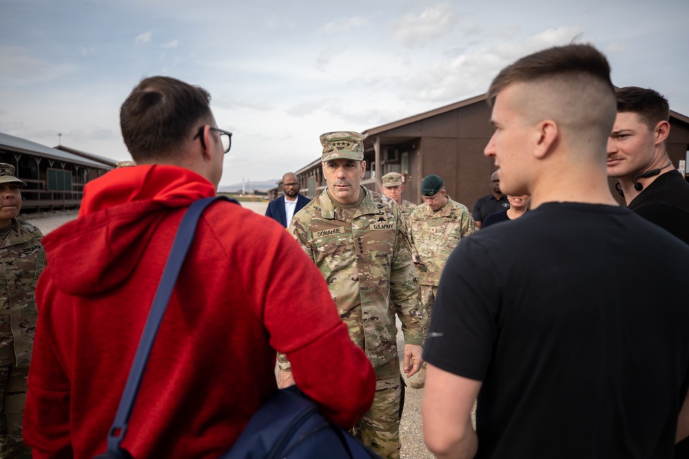 General Christopher Donahue Visits KFOR Regional Command East