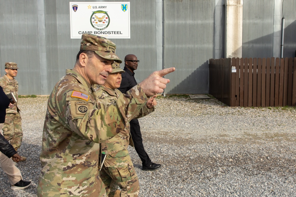 General Christopher Donahue Visits KFOR Regional Command East