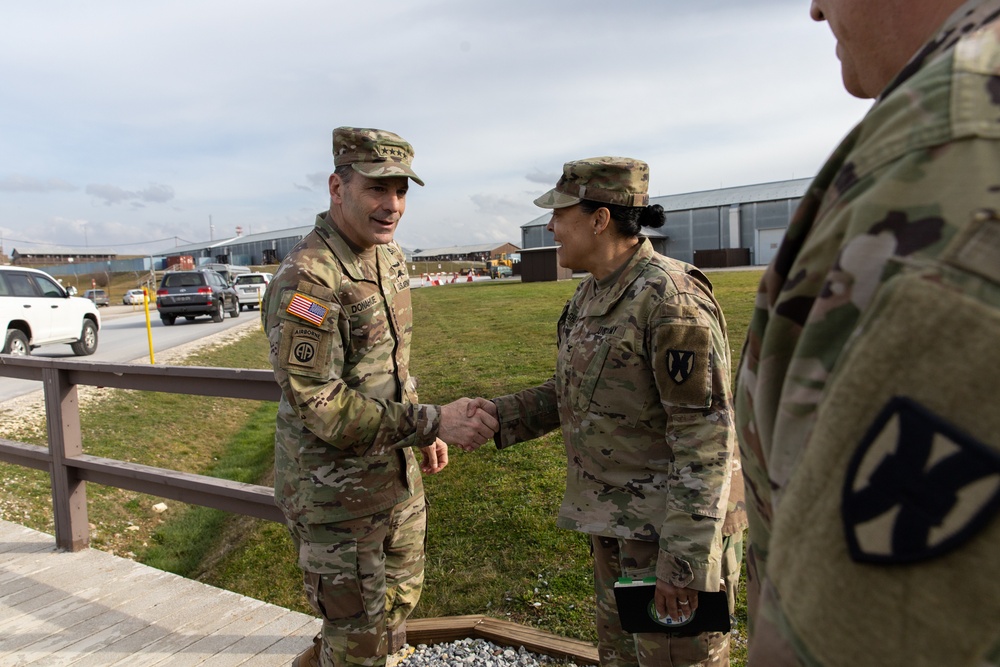 General Christopher Donahue Visits KFOR Regional Command East