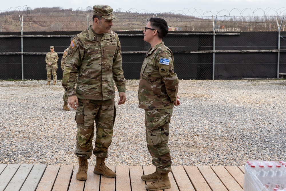 General Christopher Donahue Visits KFOR Regional Command East