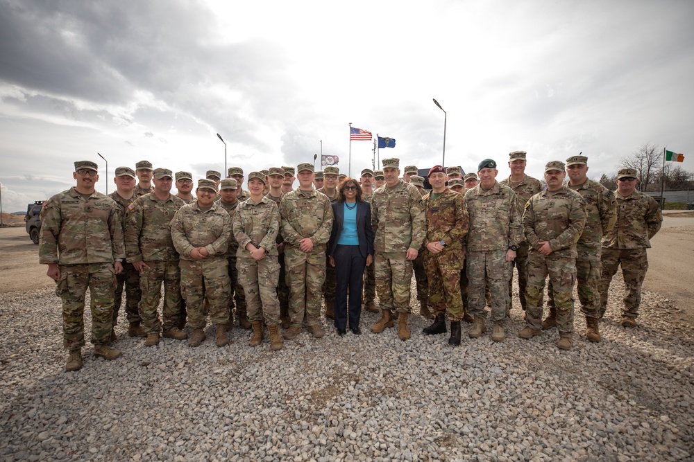 General Christopher Donahue Visits KFOR Regional Command East
