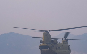 3-2 General Support Aviation Battalion conducts air movement mission with U.S. Marines assigned to 1st Marine Division