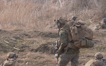 3-2 General Support Aviation Battalion conducts air movement mission with U.S. Marines assigned to 1st Marine Division