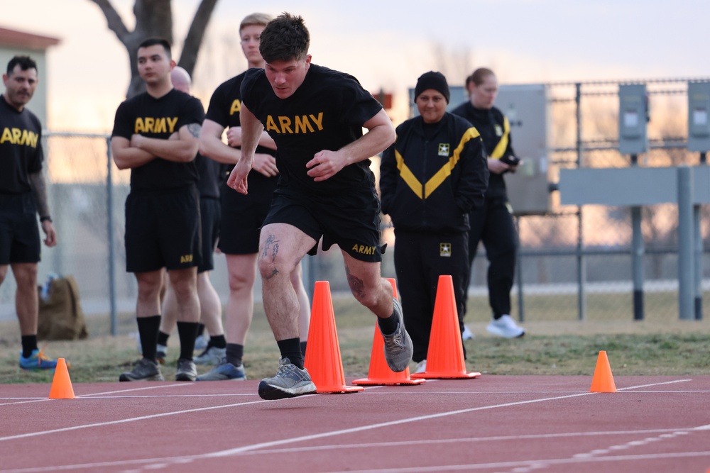 Soldier completes shuttle run