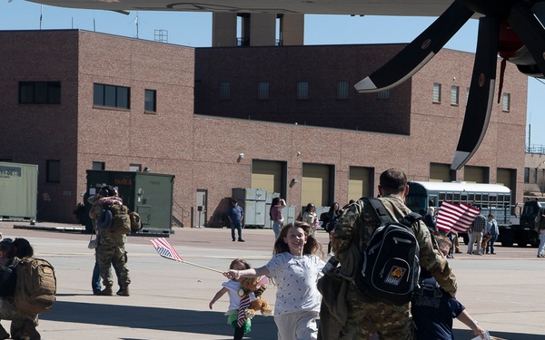 Airmen return from deployment