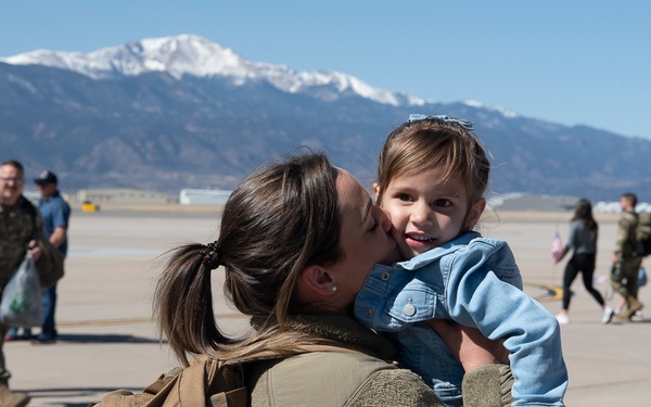 Airmen return from deployment