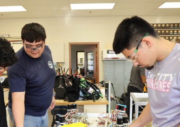 NAVFAC Hawaii, Pearl Harbor Naval Shipyard engineers mentor students in robotics