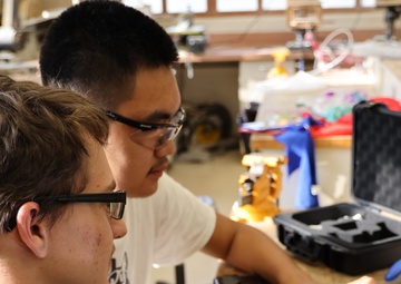 NAVFAC Hawaii, Pearl Harbor Naval Shipyard engineers mentor students in robotics