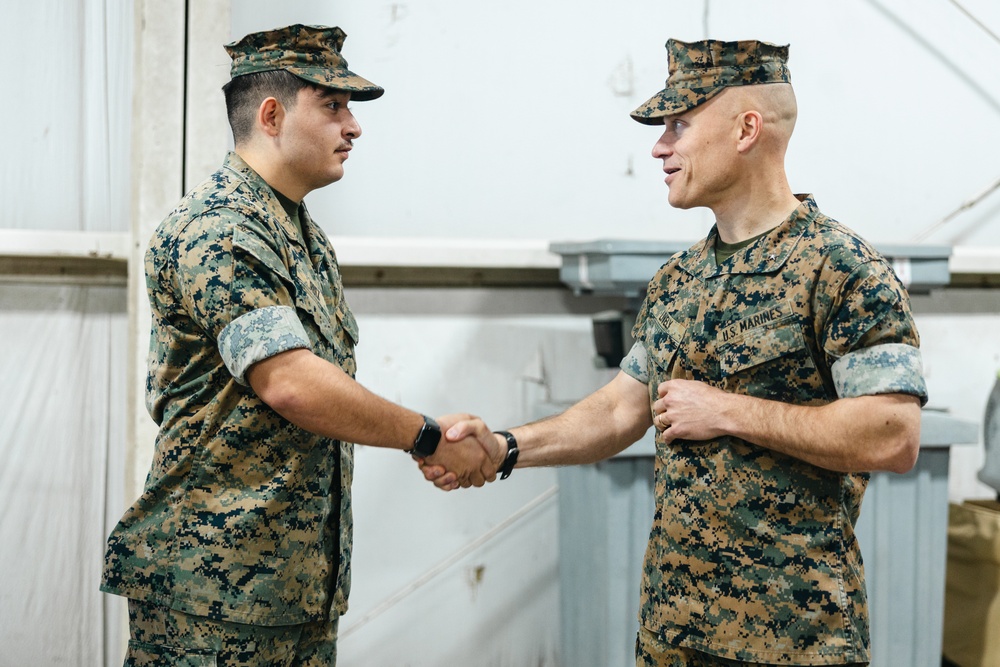 2d MARDIV ADC visits Food Service Marines
